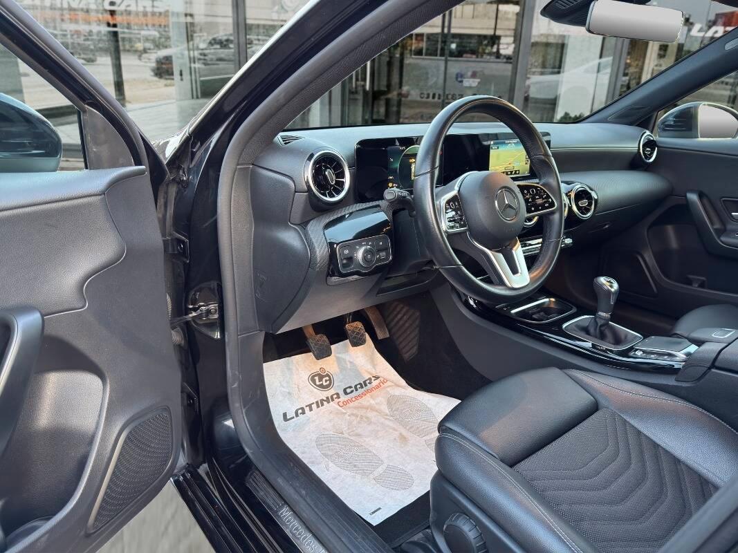 Mercedes Classe A 180 d Business Con TELECAMERA & NAVIGATORE