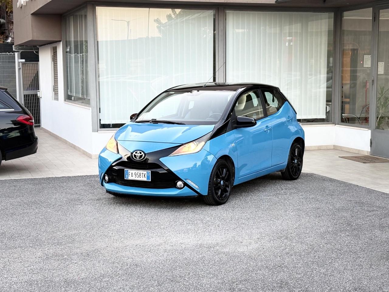 Toyota Aygo 1.0 Benzina 69CV E5 Automatico - 2015