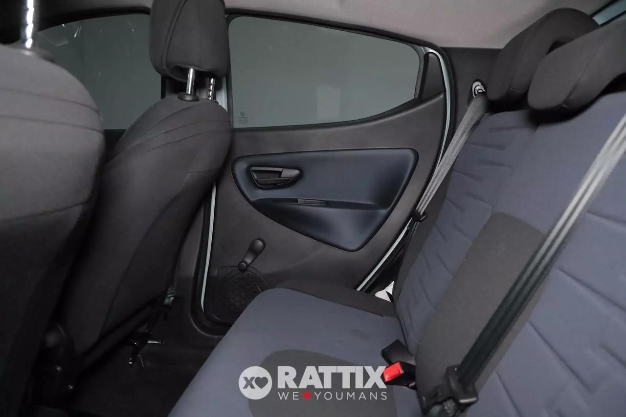 Lancia Ypsilon 1.0 Firefly Hybrid 70CV Platino