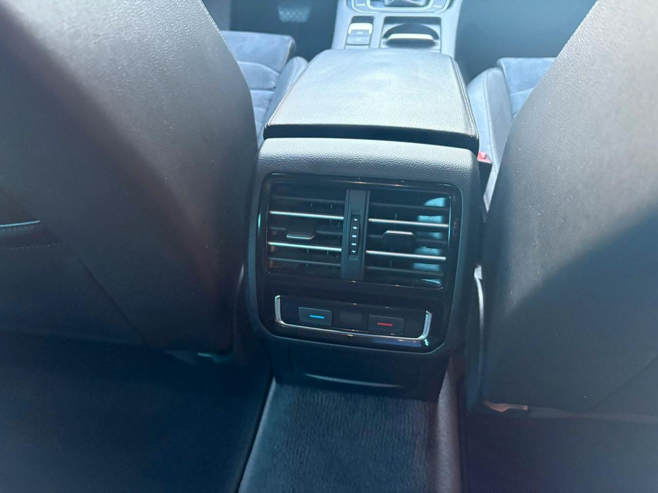 Volkswagen Passat Variant 2.0 TDI DSG Highline BlueMotion Technology