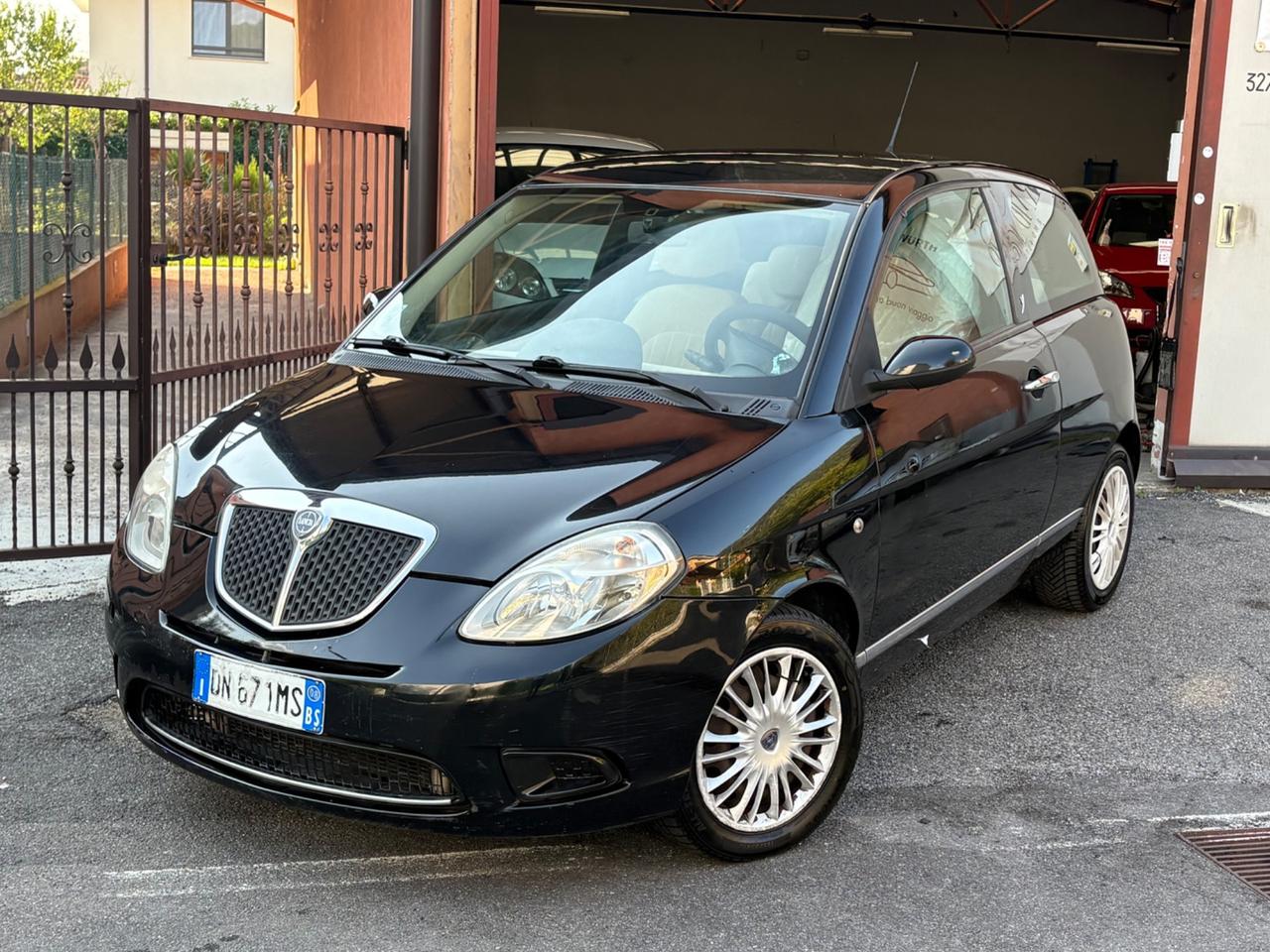Lancia Ypsilon 1.2 Modamilano NEOPATENTATI