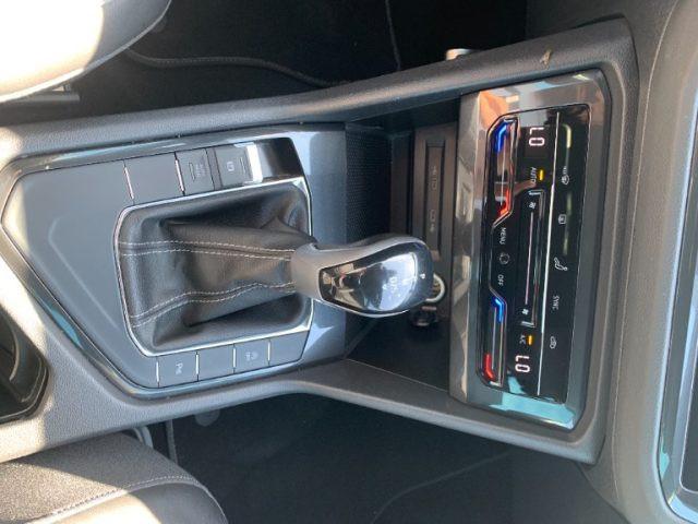 VOLKSWAGEN Tiguan 2.0 TDI 150 CV SCR DSG R-Line
