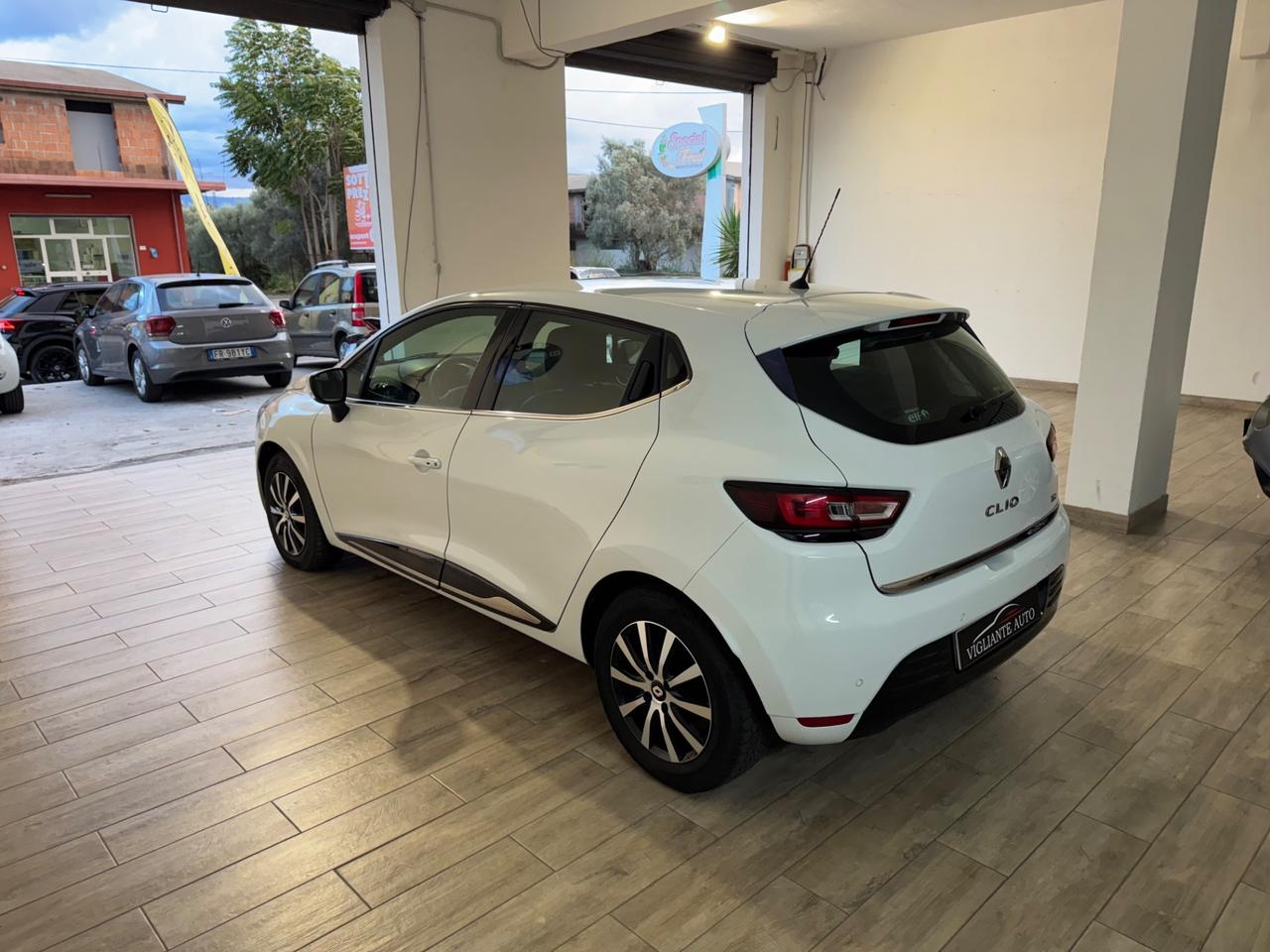 Renault Clio TCe 12V 90CV Start&Stop 5 porte Energy Intens