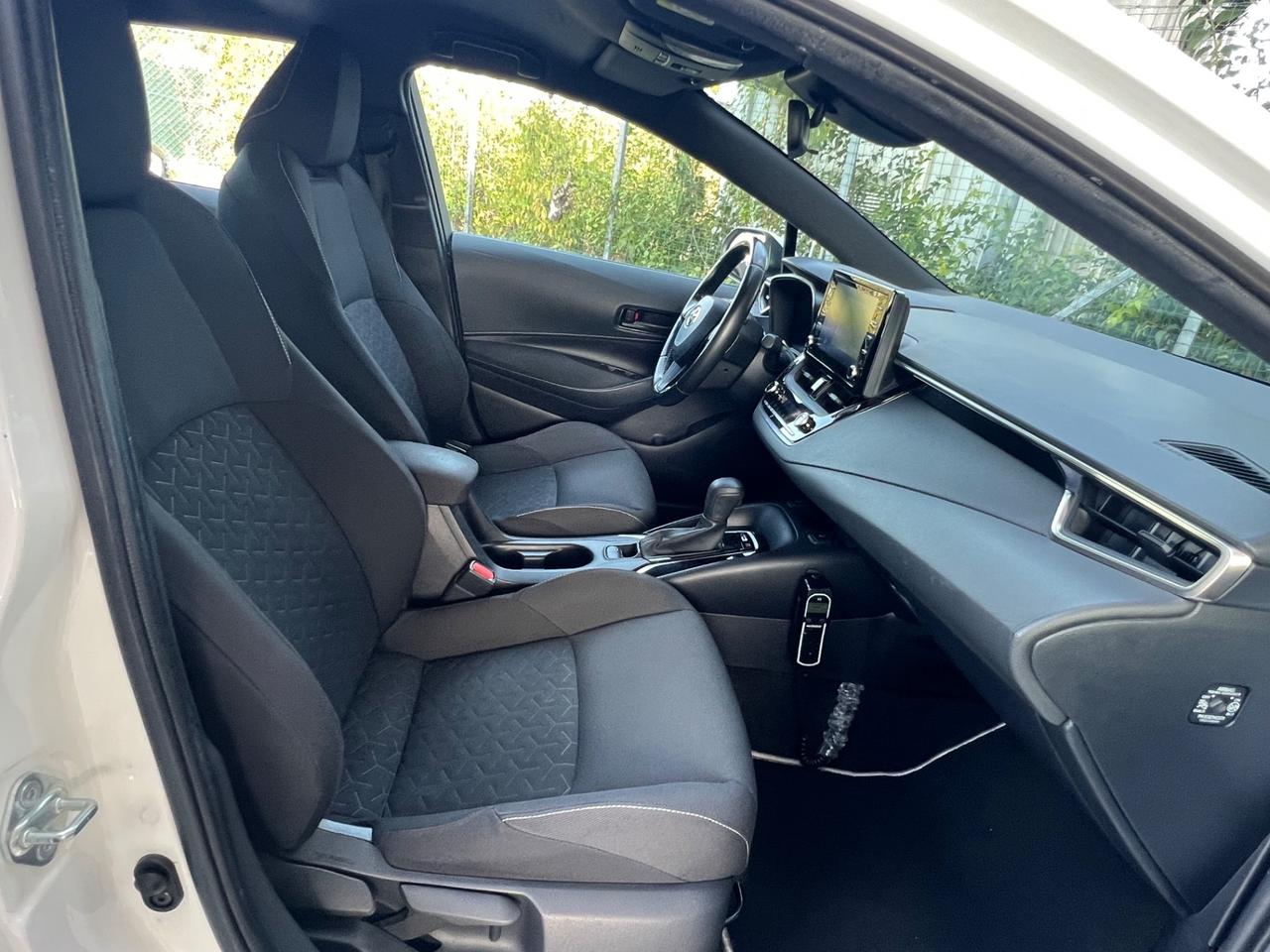 Toyota Corolla Touring 1.8 Hybrid Active