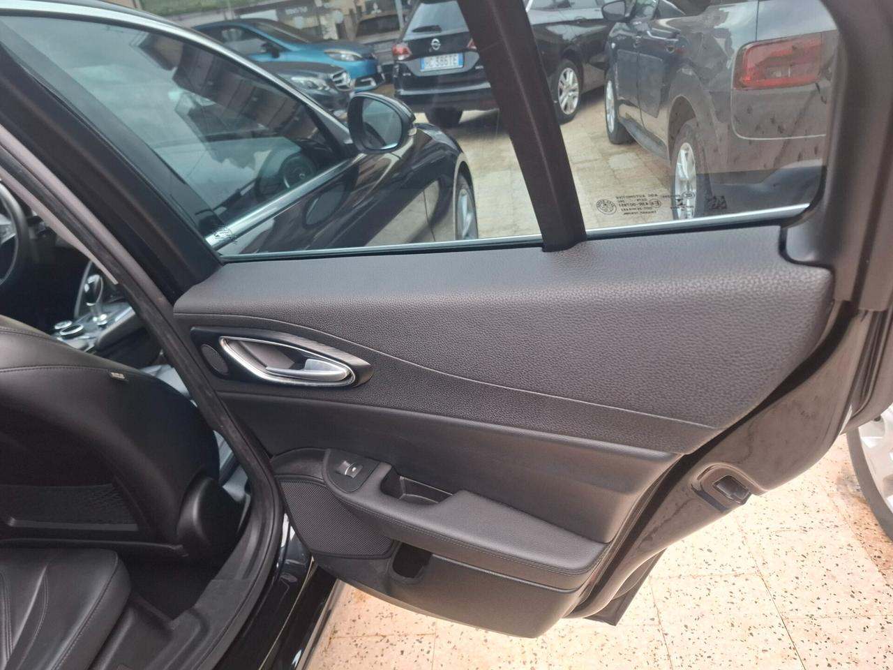 Alfa Romeo Giulia - 2.2 Eco Business Super 180 CV