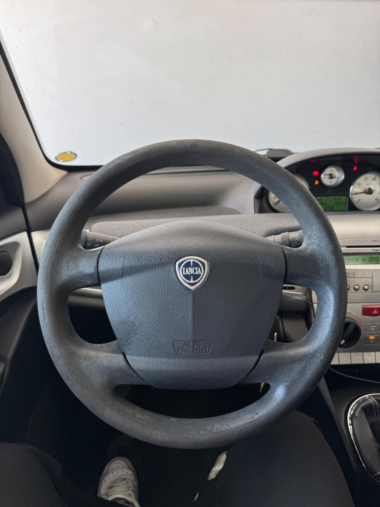 Lancia Ypsilon 1.2 69 CV Platinum