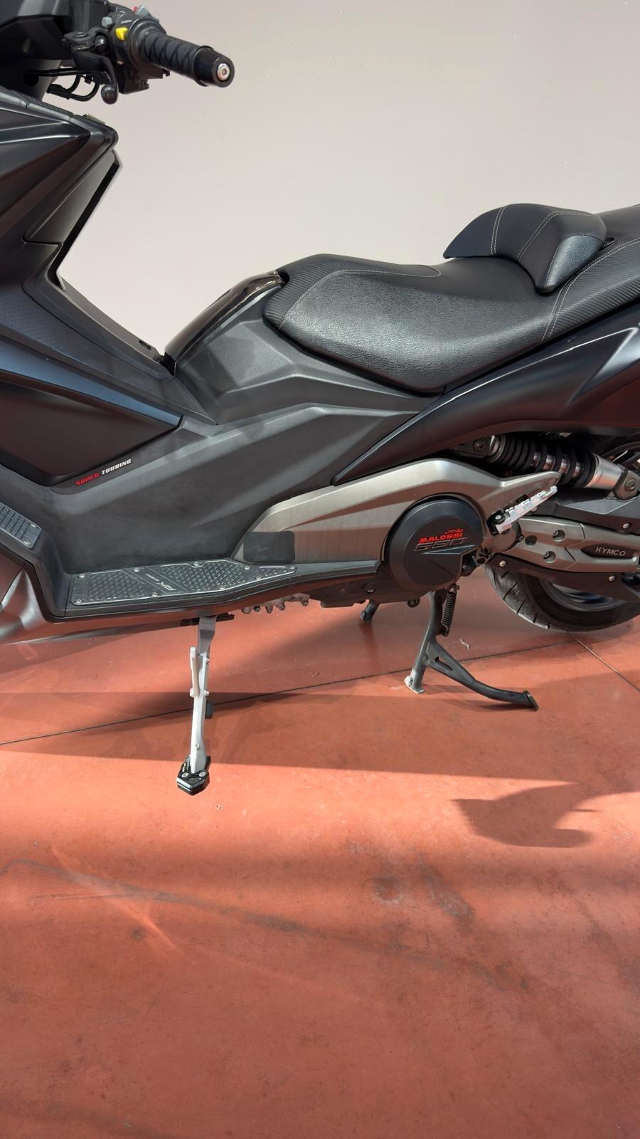 Kymco AK 550