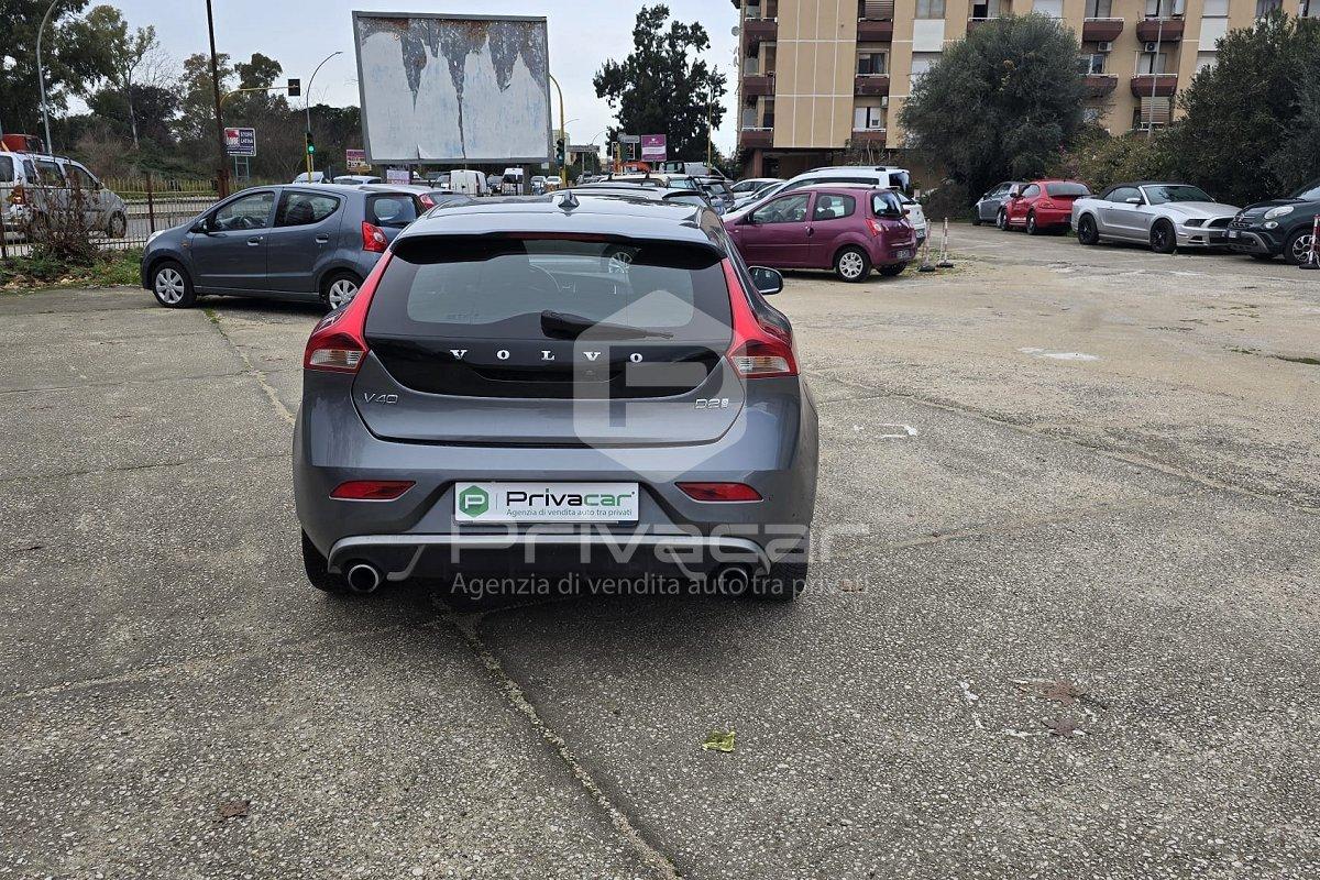 VOLVO V40 D2 R-design Momentum