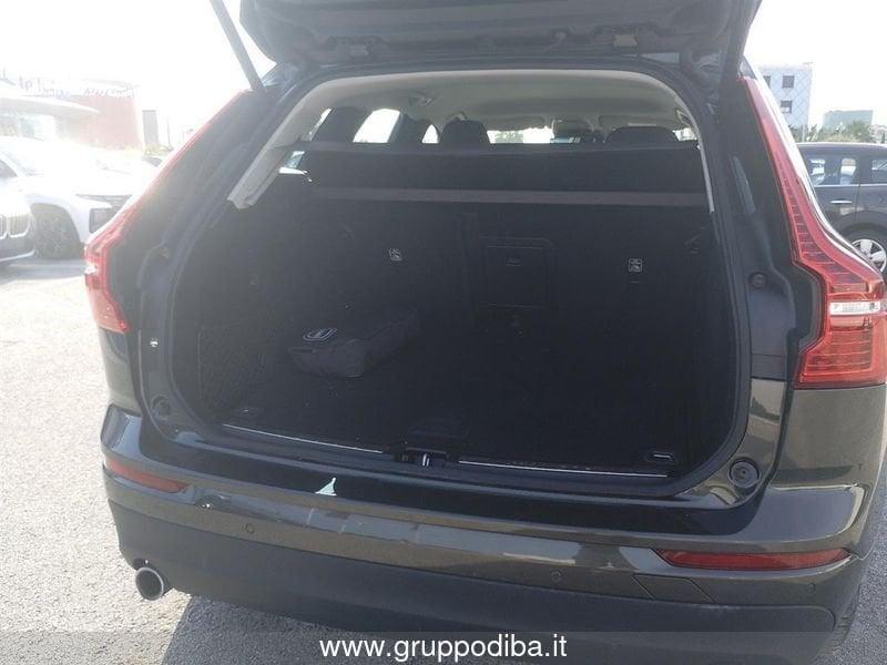 Volvo XC60 II 2018 Diesel 2.0 b4 Momentum Pro awd auto