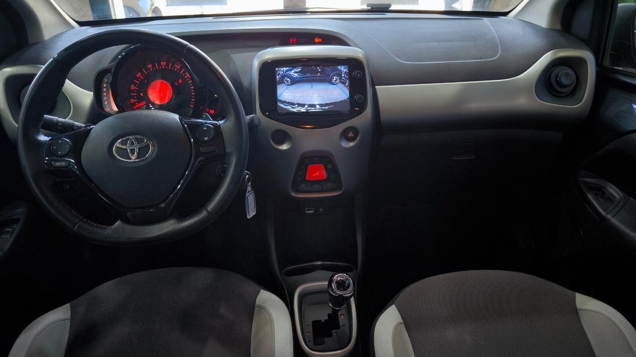 Toyota Aygo 1.0 VVT-i 69 CV 5 porte x-business MMT