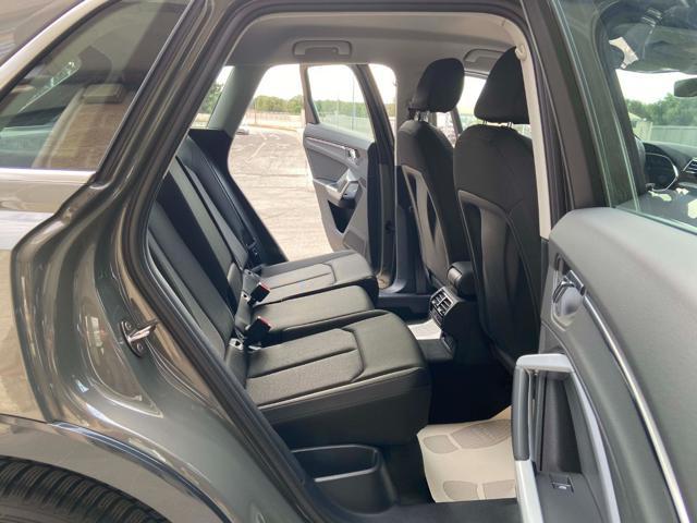 AUDI Q3 35 2.0 TDI S tronic Business Advanced COCKPIT