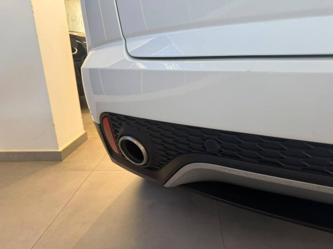 Jaguar E-Pace 2.0d i4 R-Dynamic awd 180cv auto my19