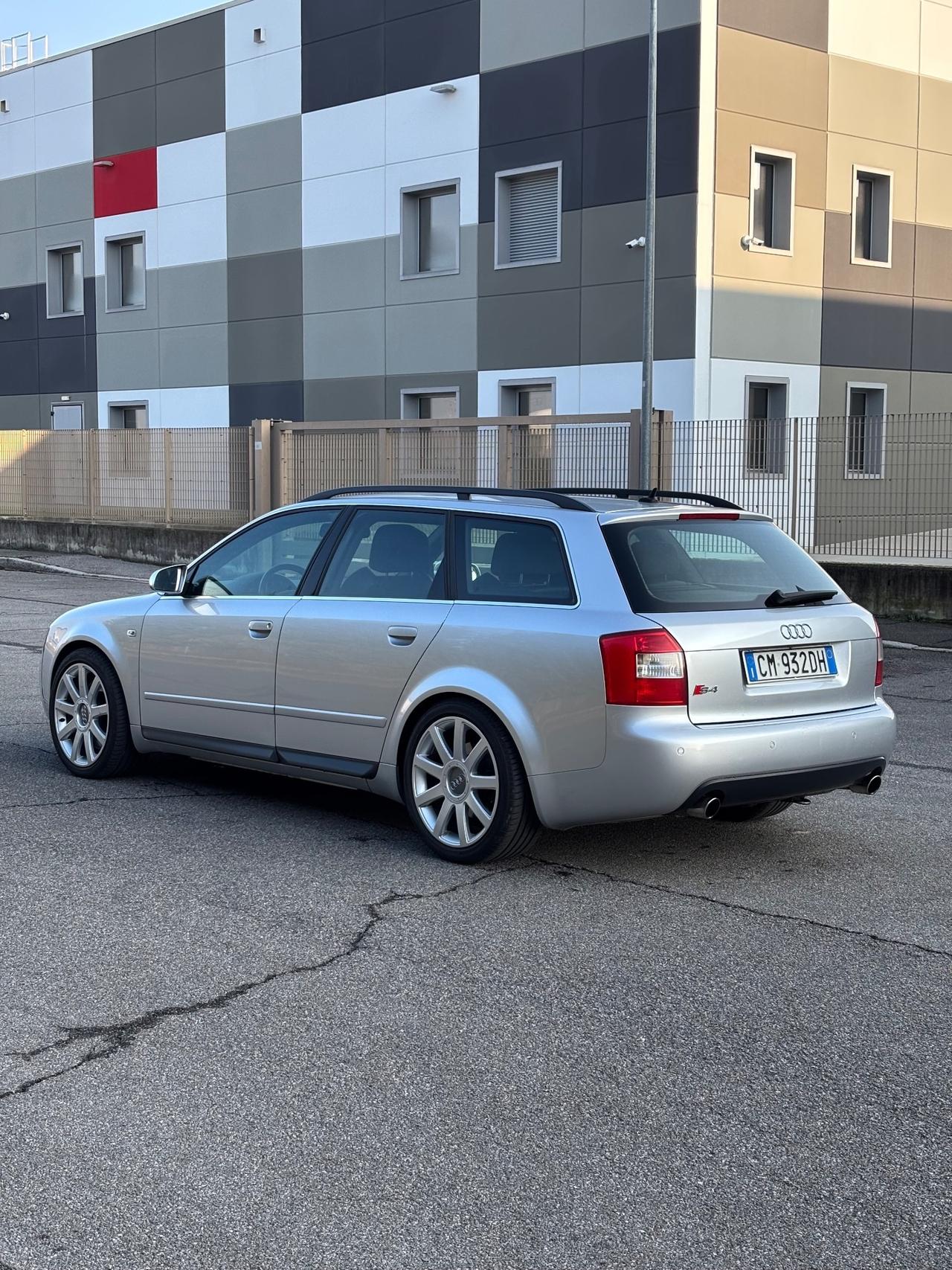 Audi S4 4.2 V8 344CV