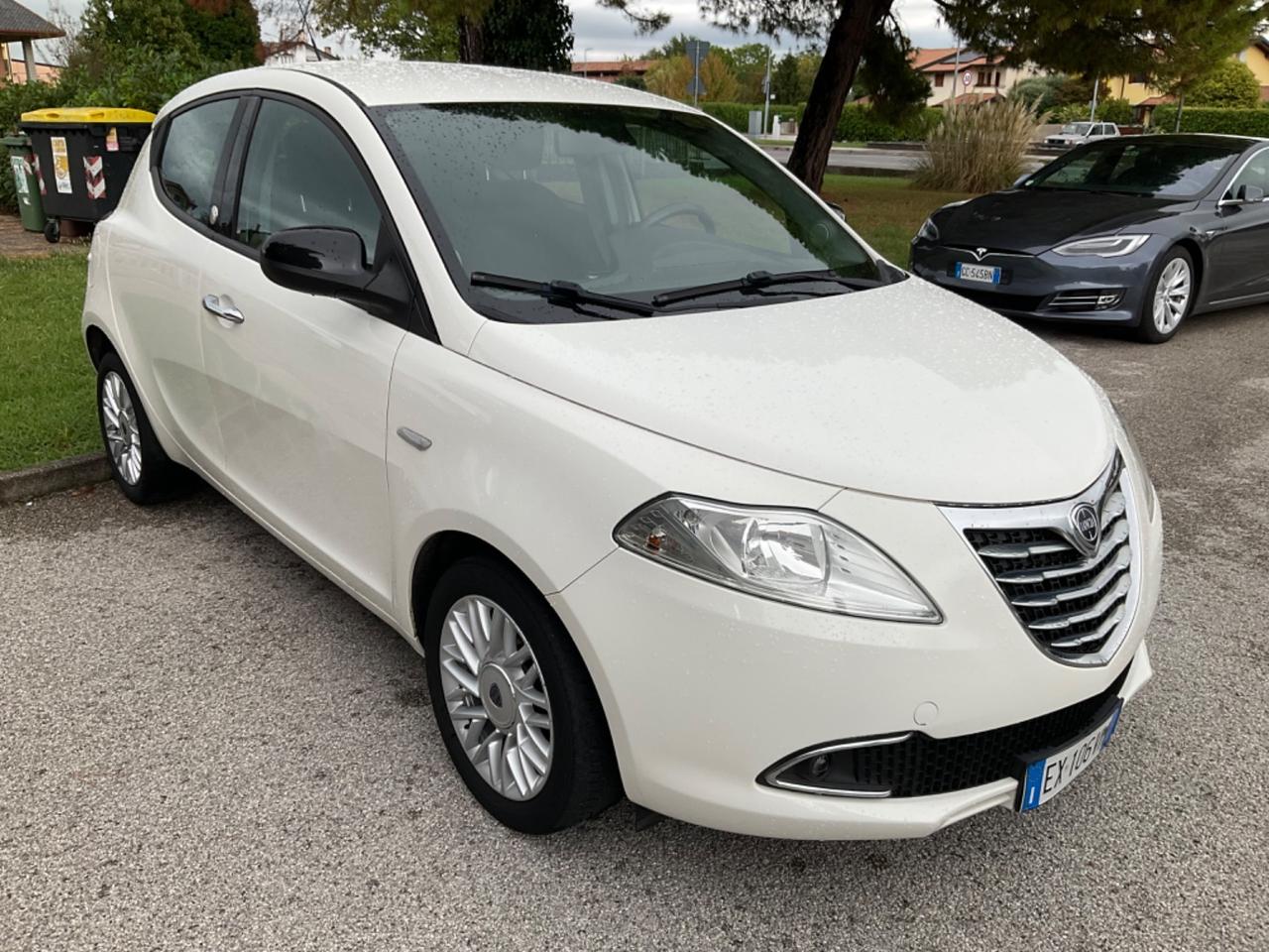 Lancia Ypsilon 1.2 69 CV 5 porte GPL Ecochic Gold