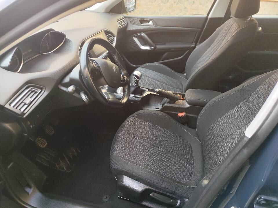 Peugeot 308 1.5 Business 130cv - 2018