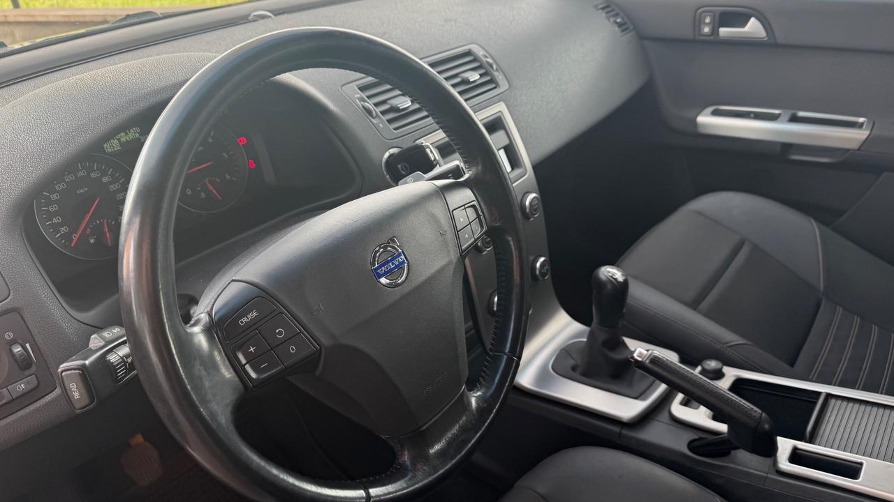 Volvo S40 2.0 D cat Momentum pari a nuova unico proprietario