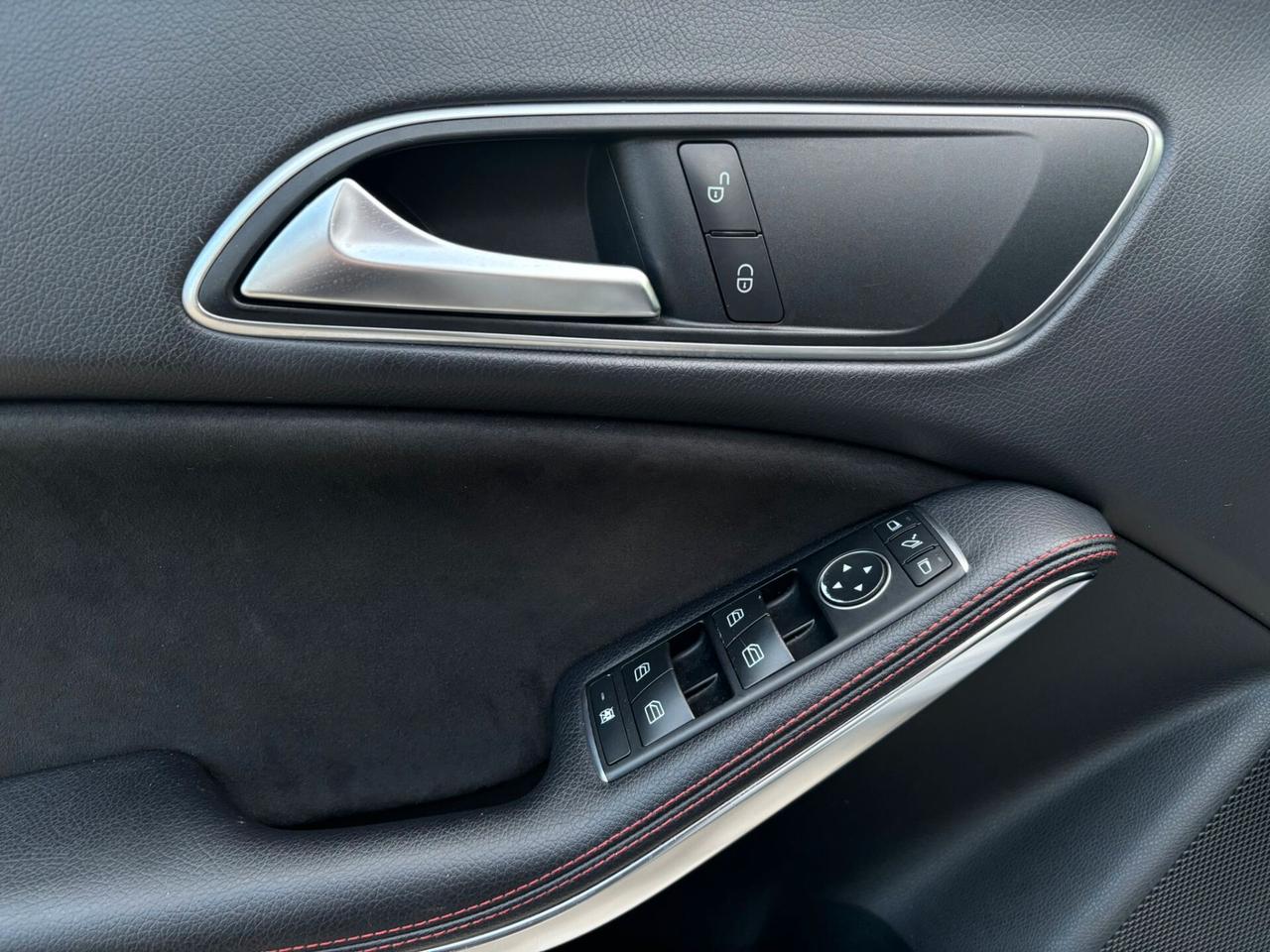 Mercedes CLA 220d Premium Amg Night ed. OPACA