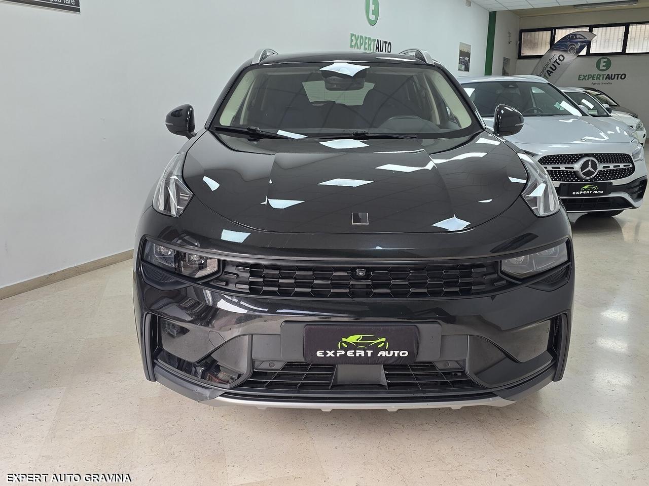 LYNK & CO 01 PLUG-IN **TOTAL BLACK**