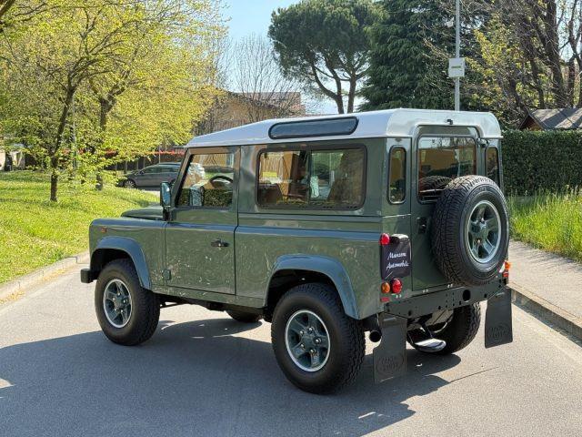 LAND ROVER Defender 90 2.4 TD4 Station Wagon S INTERNI IN PELLE
