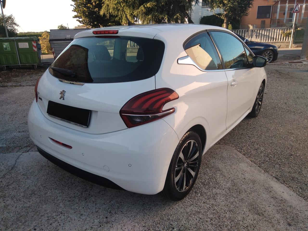 Peugeot 208 PureTech Turbo 110 S&S 3 porte Allure