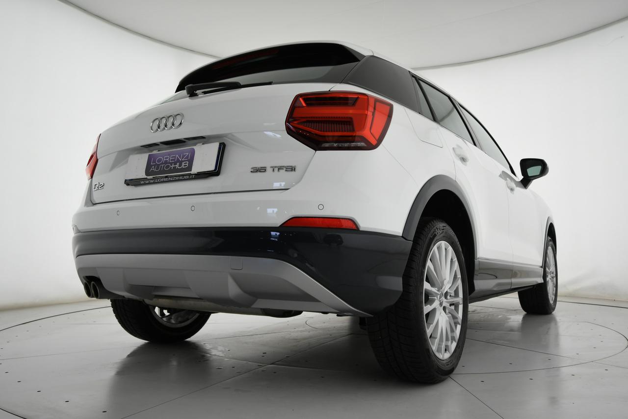 AUDI Q2 35 1.5 tfsi Business Design LED+C17"