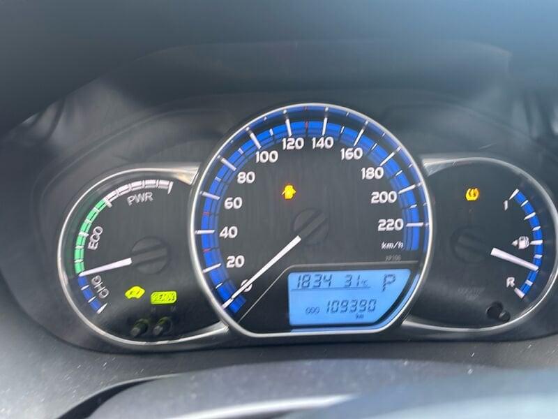 Toyota Yaris 1.5 Hybrid glamour edition