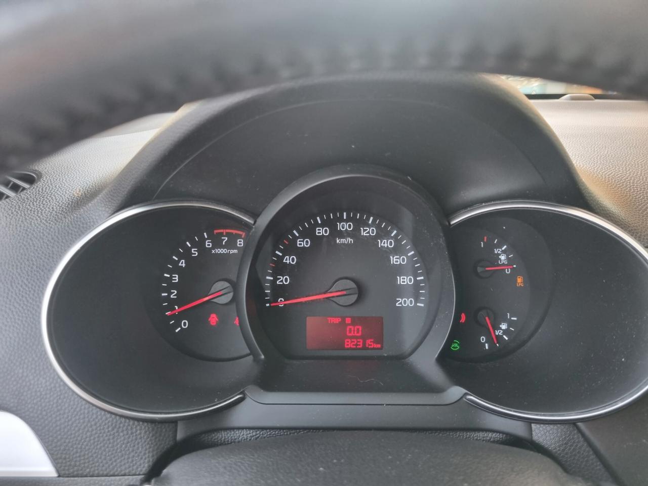 Kia Picanto 1.0 12V EcoGPL 5 porte Glam