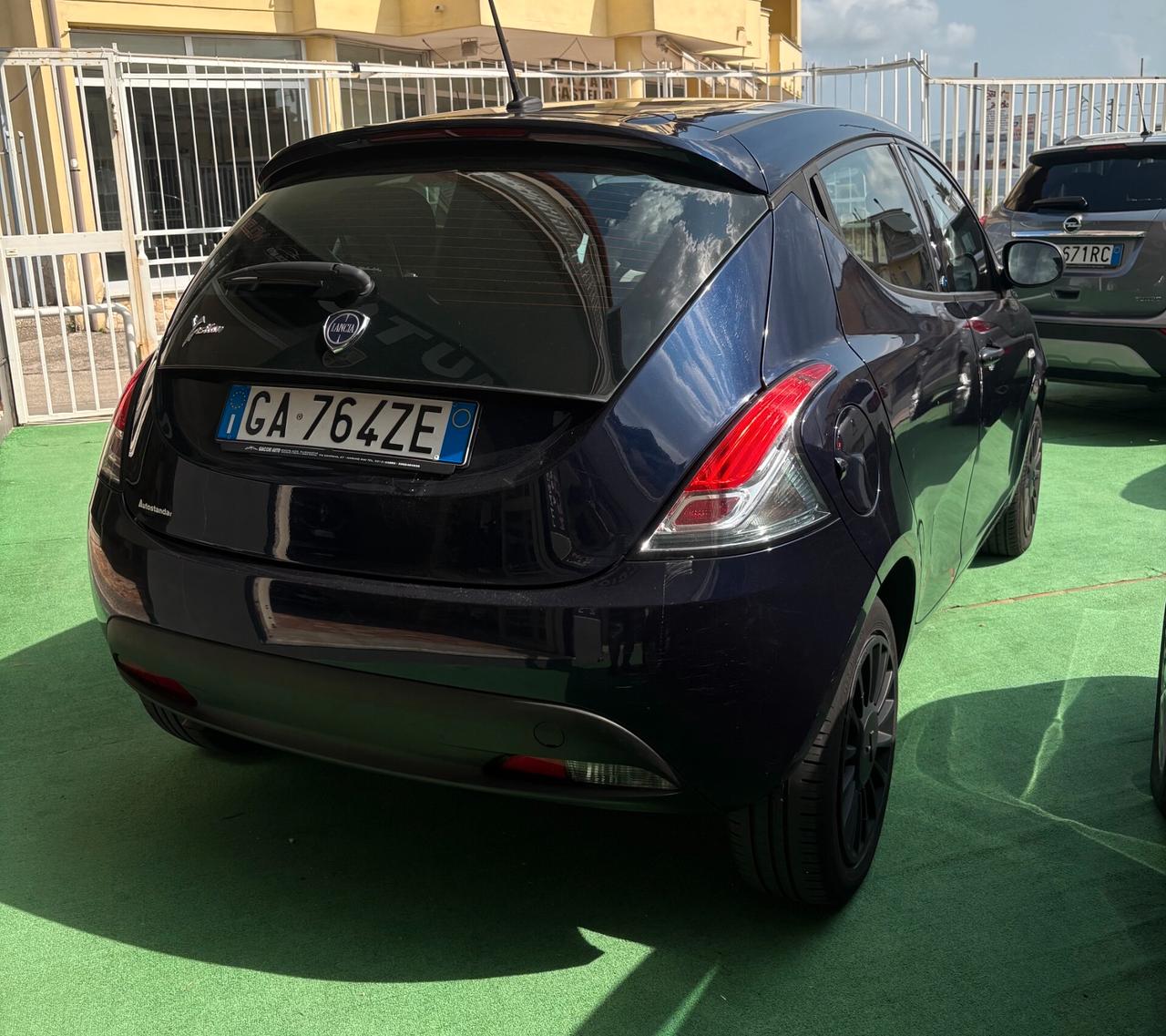 Lancia Ypsilon 1.2 69 CV 5 porte GPL Ecochic Monogram