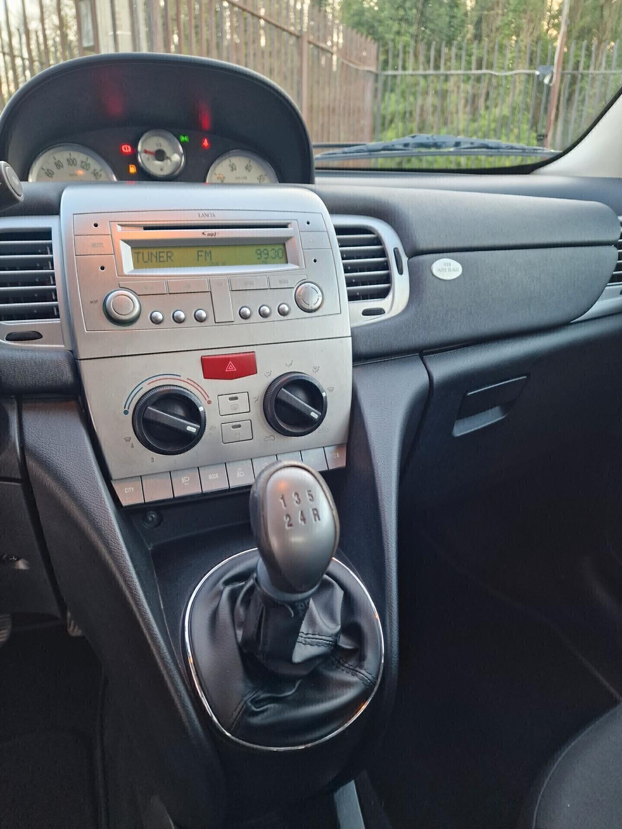 LANCIA YPSILON 1.4 Unyca Ecochic GPL