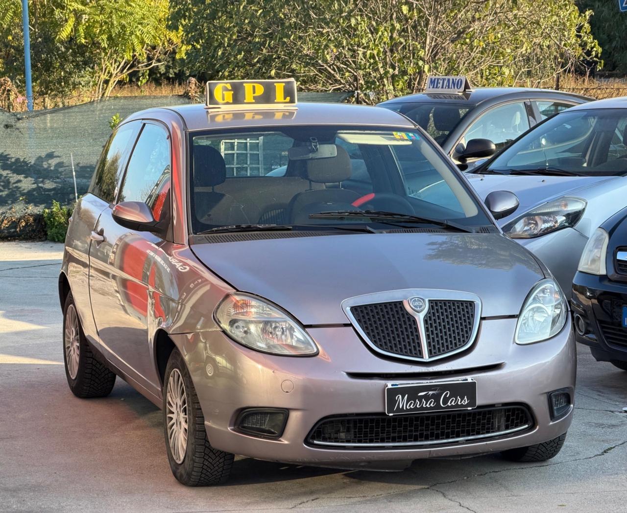 Lancia Ypsilon 1.4 Argento Ecochic GPL