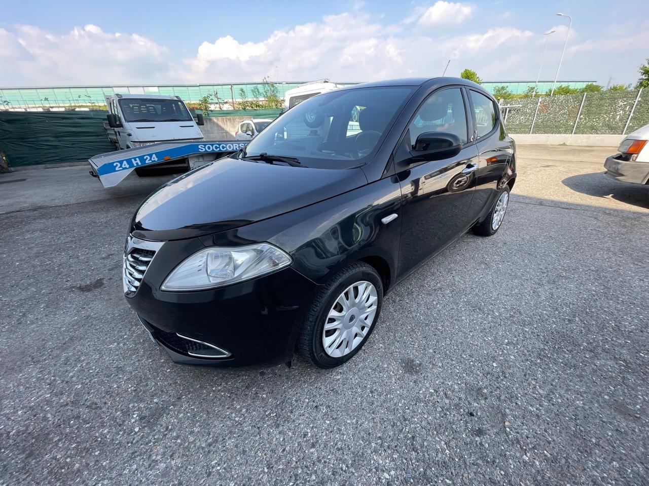 Lancia Ypsilon 1.2 69 CV Unyca