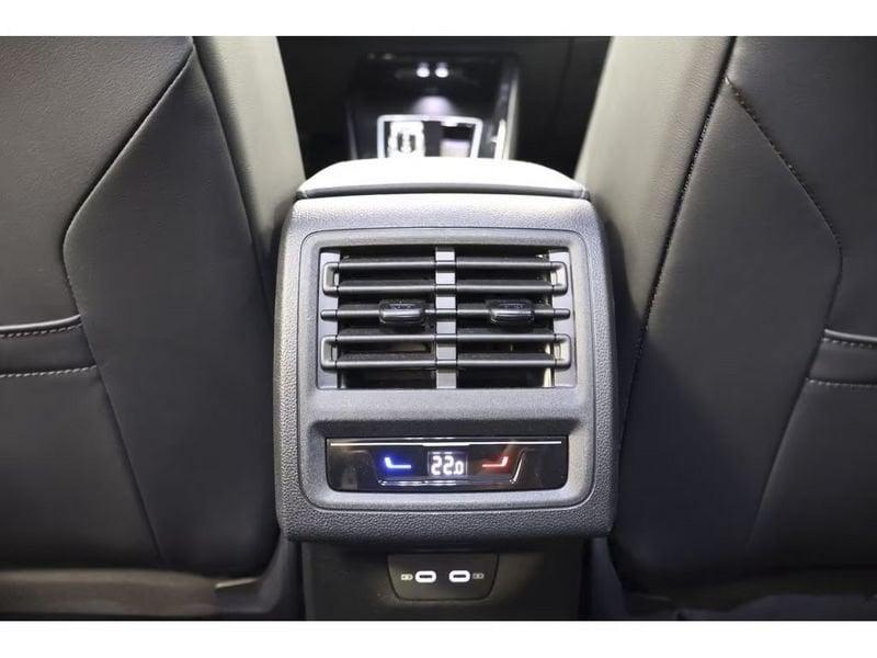 Volkswagen Golf Golf 1.5 eTSI 150 CV ACT DSG R-Line Plus BLACK STYLE HEAD-UP
