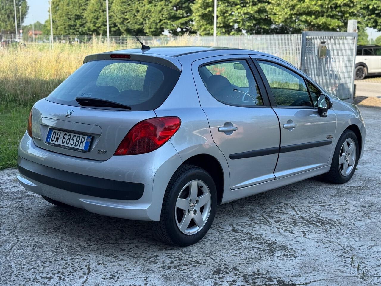 Peugeot 207 1.4 8V 75CV 5p. Energie Sport