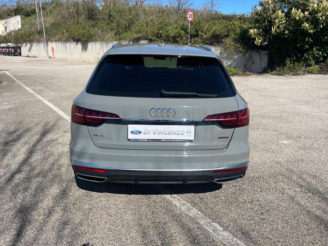 Audi A4 Avant 40 TDI S tronic line edition