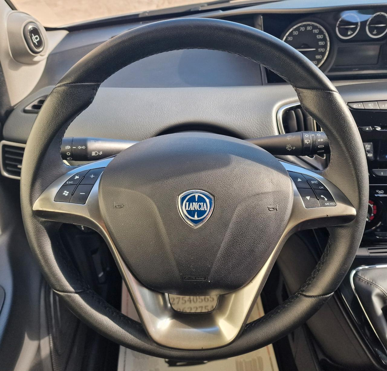 Lancia Ypsilon 1.2 benzina 70cv 5POSTI