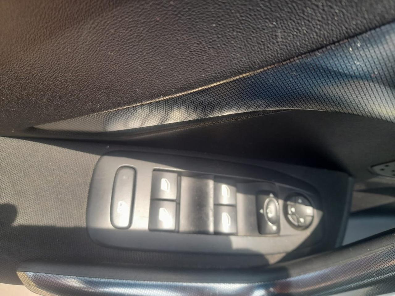 Peugeot 2008 Allure 1.2 PureTech 130 #10994