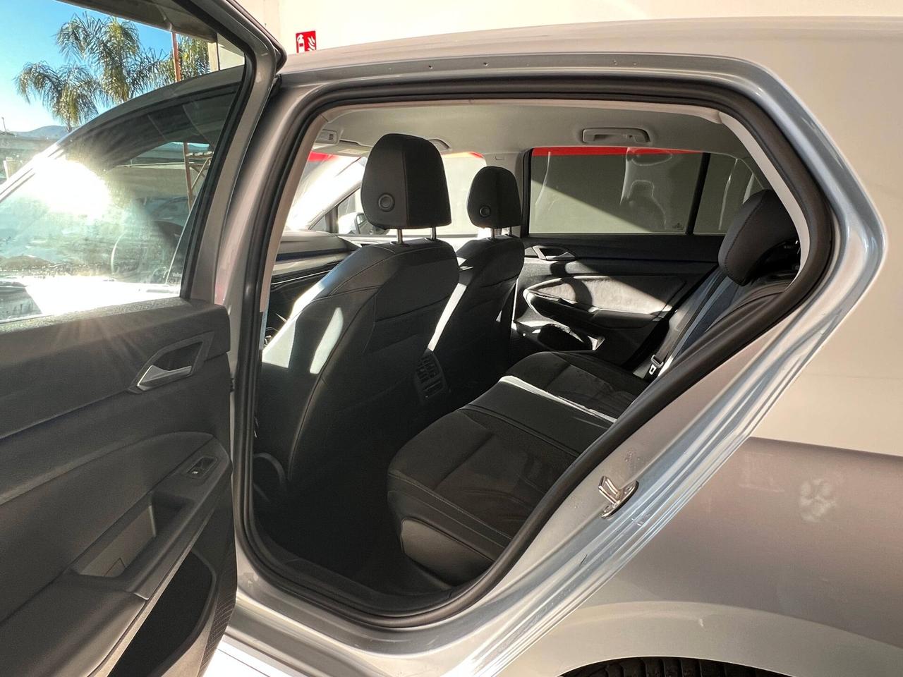 Volkswagen Golf 2.0 TDI 150 CV DSG SCR Style