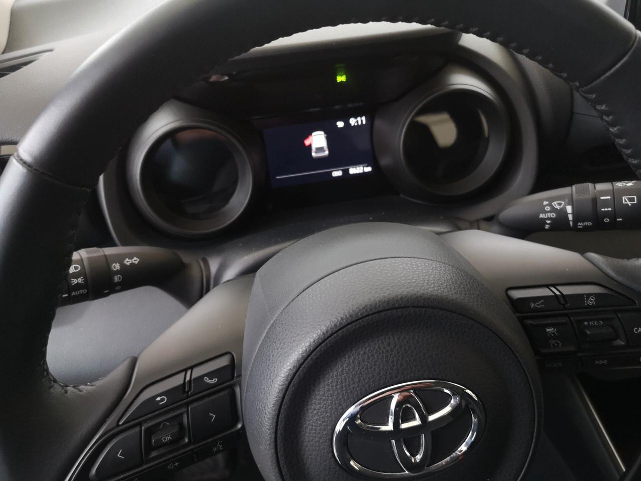 Toyota Yaris 1.0 5 porte Trend SOLO 8200 KM praticamente nuova!