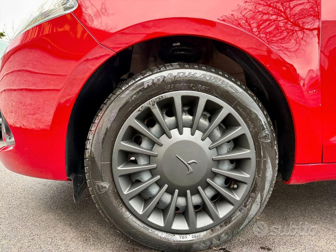 LANCIA Y 1.0 Benz/Hybrid Ecochic 99.000 KM!!! 70cv