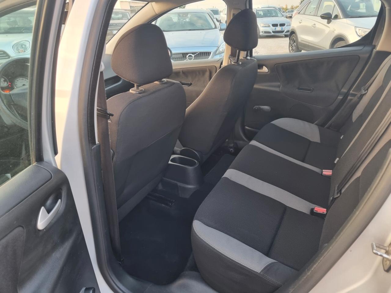 Peugeot 207 1.4 8V 75CV 5p. X Line