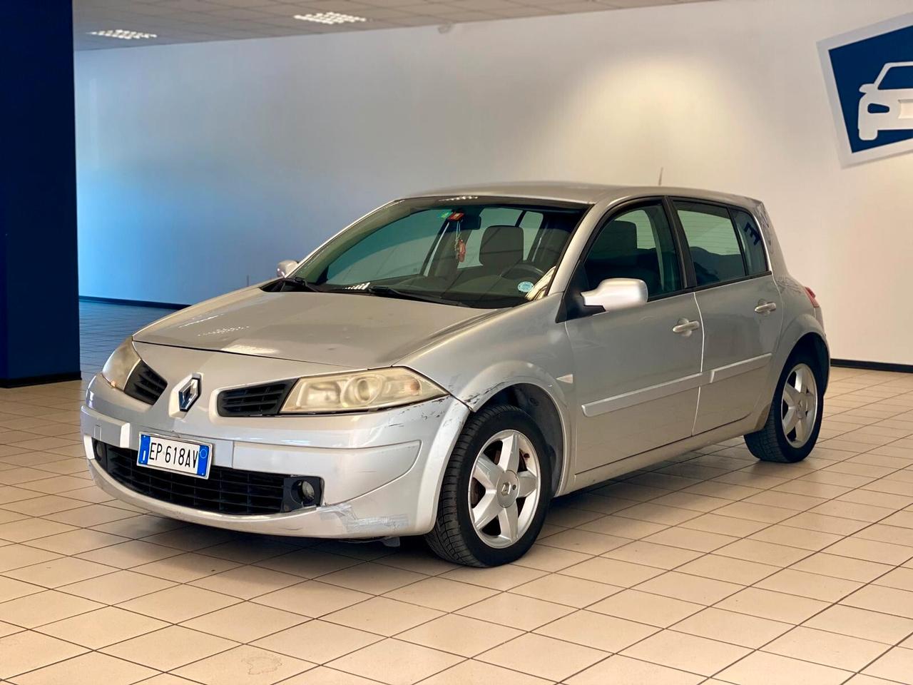 Renault Megane Mégane 1.5 dCi/105CV Grandtour Serie Speciale