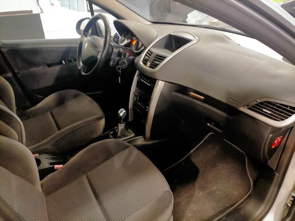 Peugeot 207 1.6 HDI 90 CV