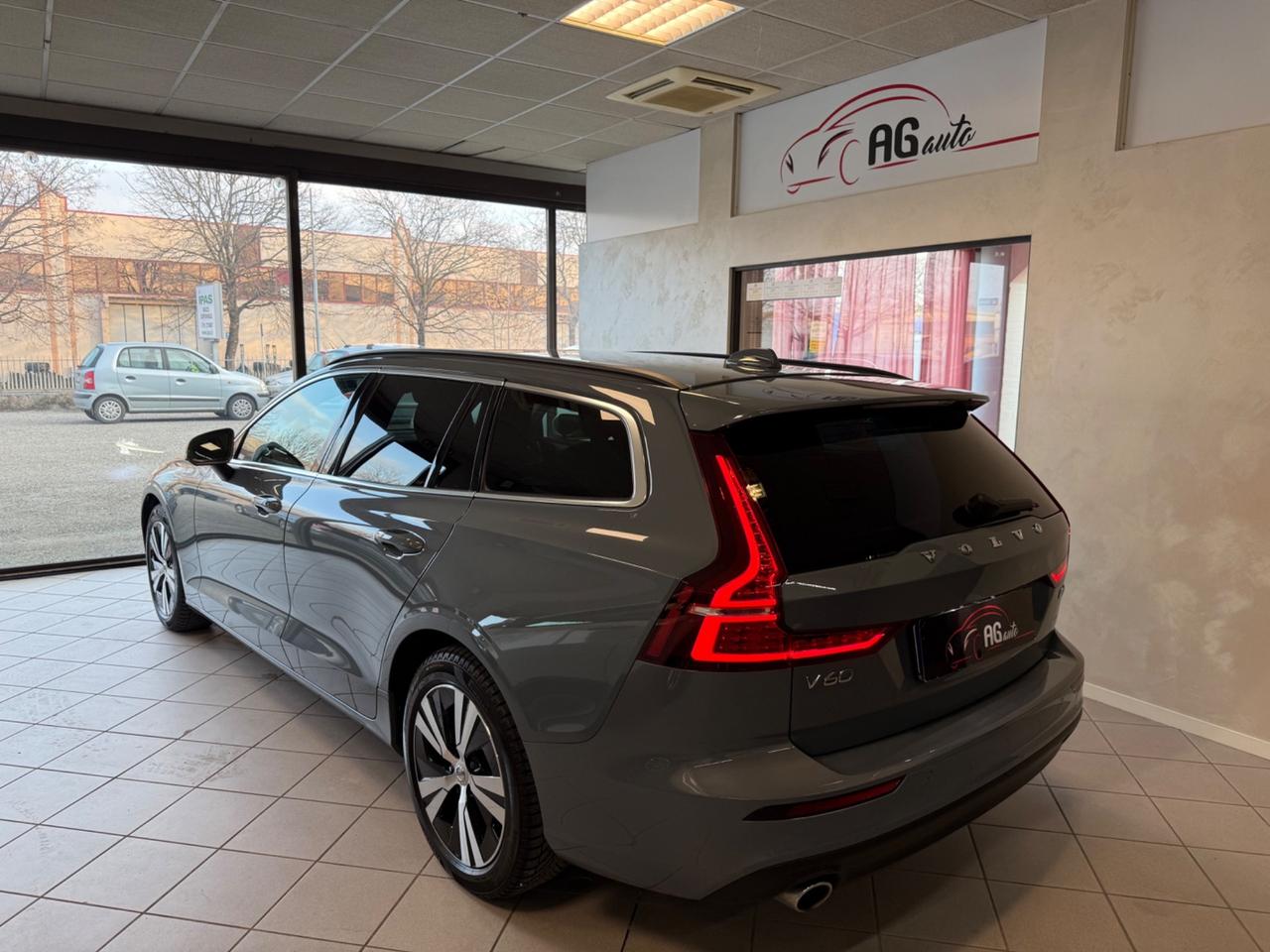 Volvo V60 B4 (d) Geartronic Momentum Business Pro