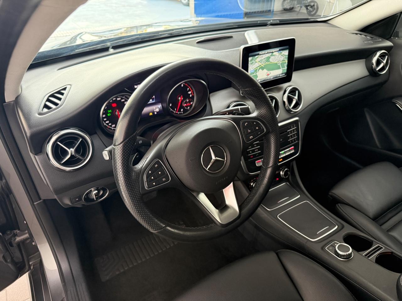 Mercedes-benz GLA 180 Sport 122CV