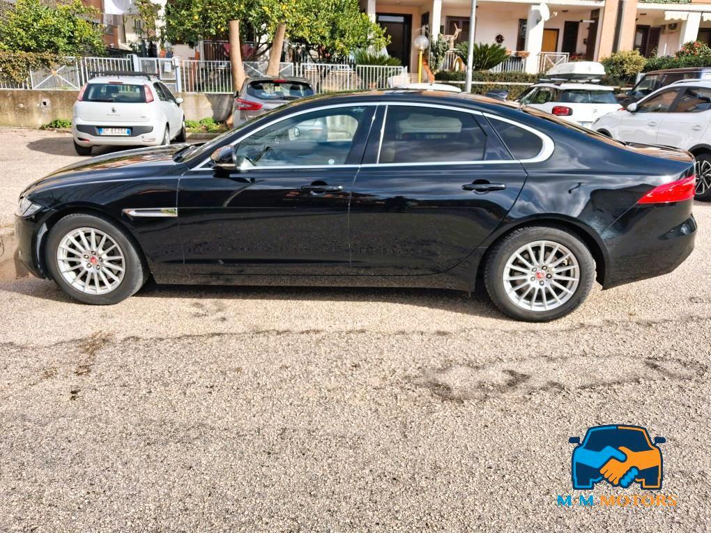 Jaguar XF Berlina XF 2.0d i4 Pure Business edition 163cv auto my18