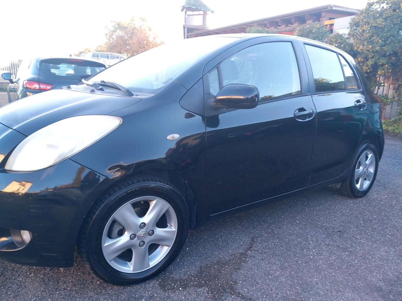 Toyota Yaris 1.0 5 porte Sol