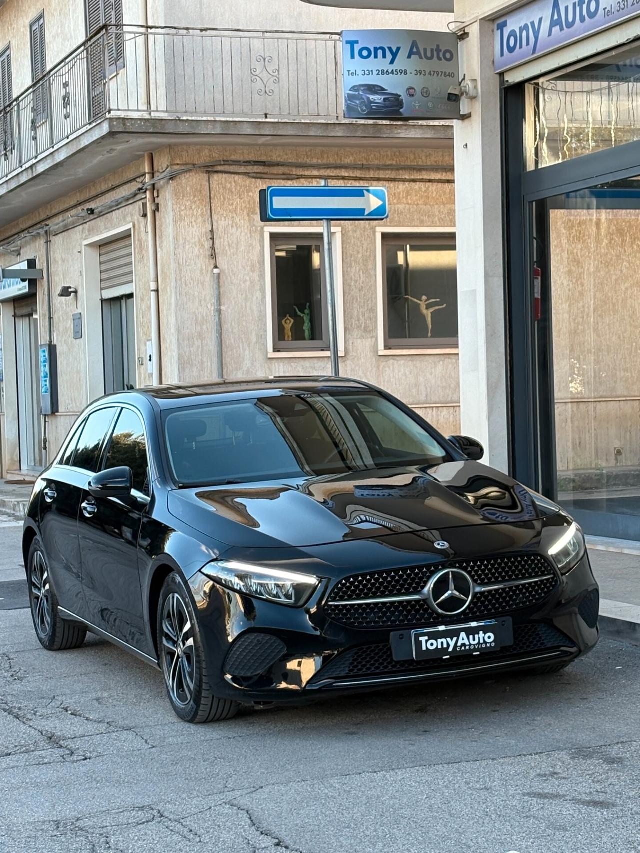 Mercedes-benz A 180 d Premium auto AMG con NAVI,TELECAMERA,VIRTUAL COCKPIT,APPLE CARPLAY,FULL LED,VETRI OSCURATI,TESSUTO