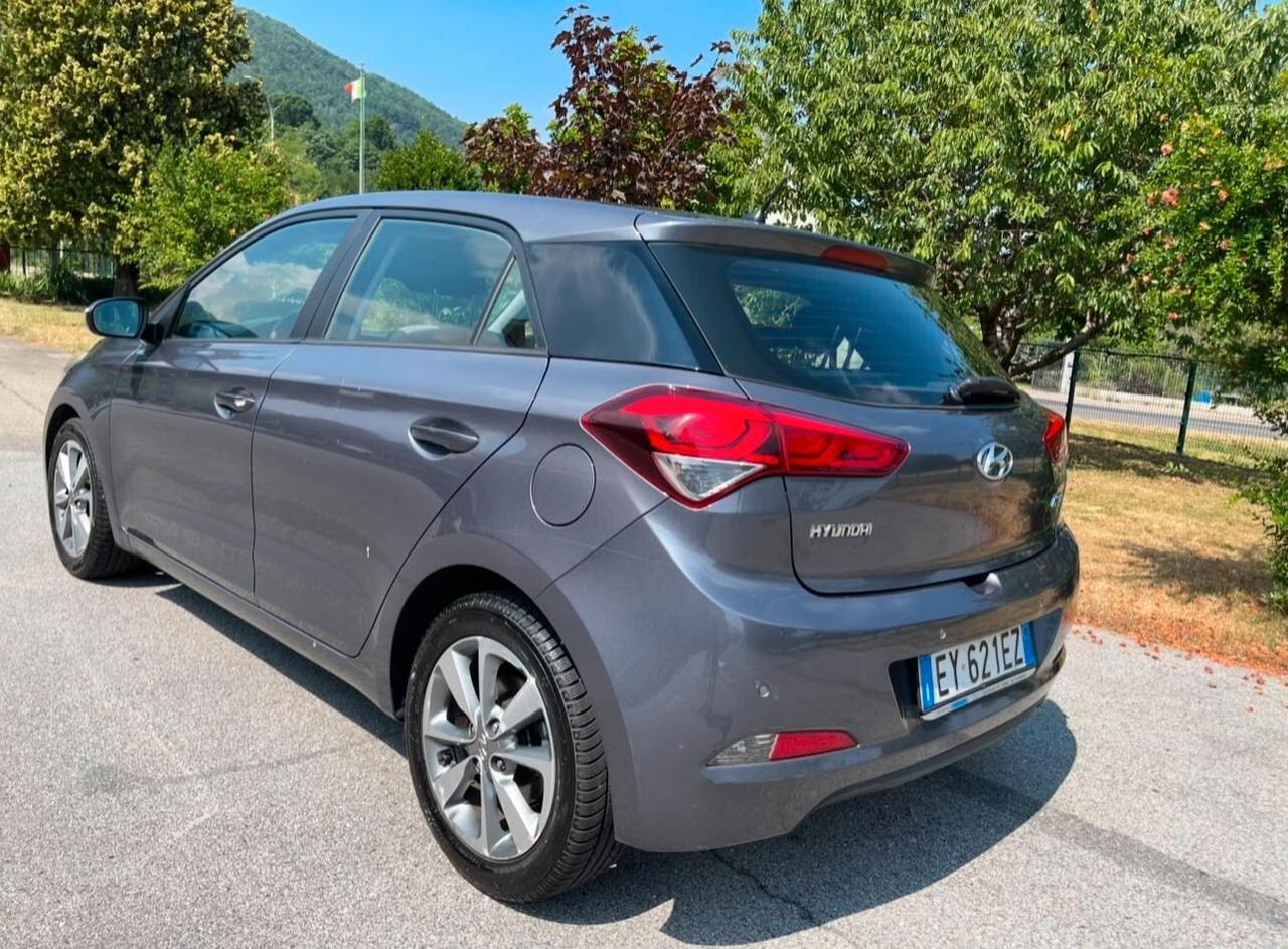Hyundai i20 1.2 84 CV 5p Style - Neopatentati