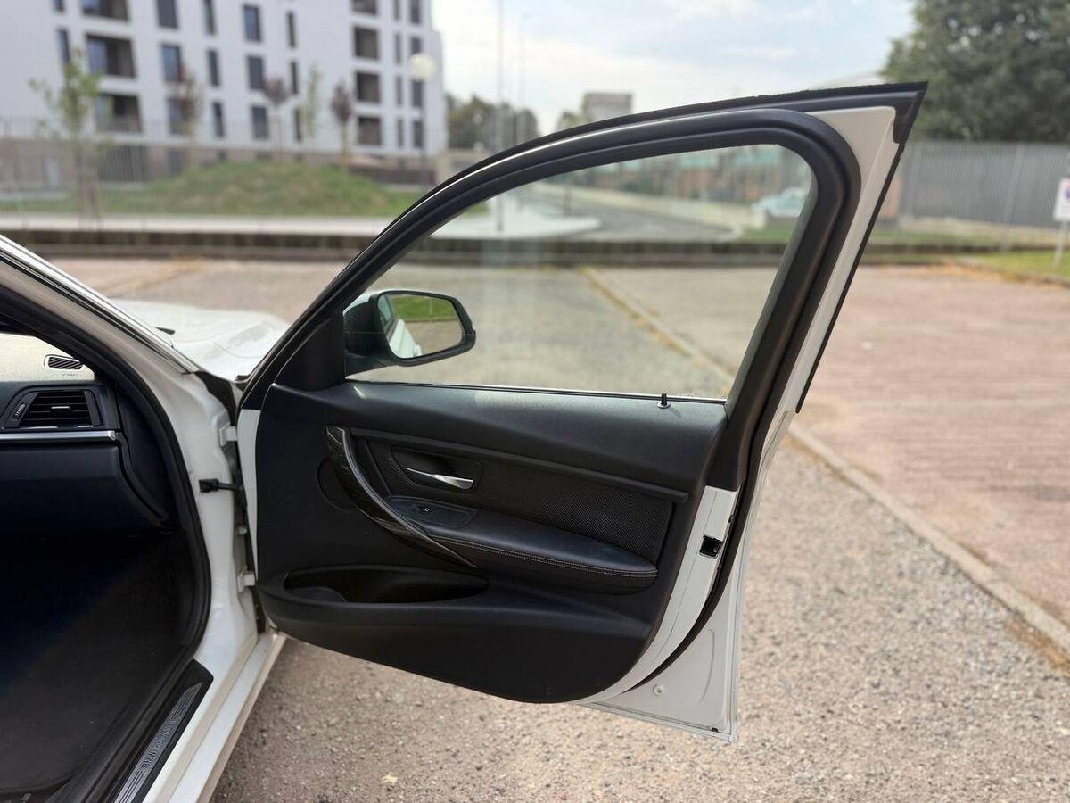 BMW Serie 3 Touring 320d xdrive Luxury navi