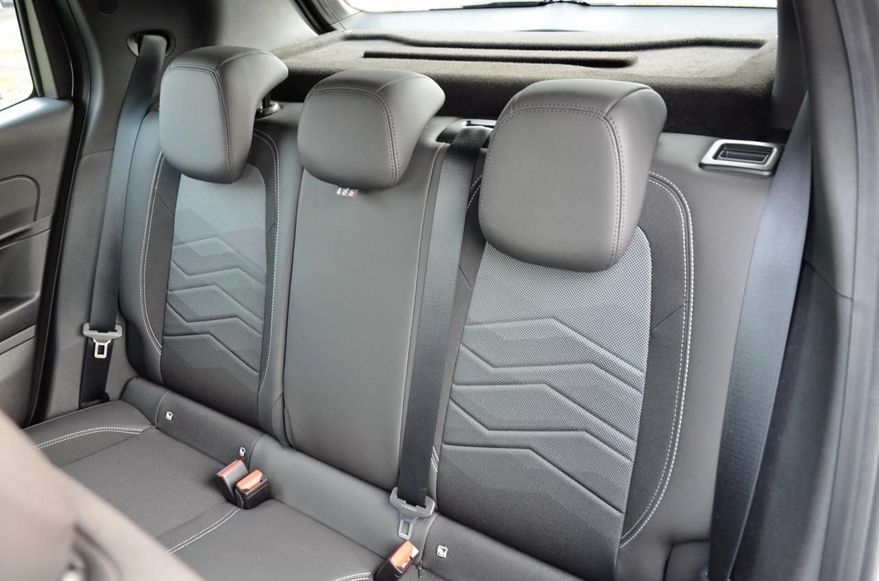 JEEP AVENGER 1.2 t ALTITUDE FWD 100cv, PREZZO REALE, UNICOPROPRIETARIO, SERVICE JEEP, UFF ITALIANA, EURO 6D, NAVI, PERMUTE